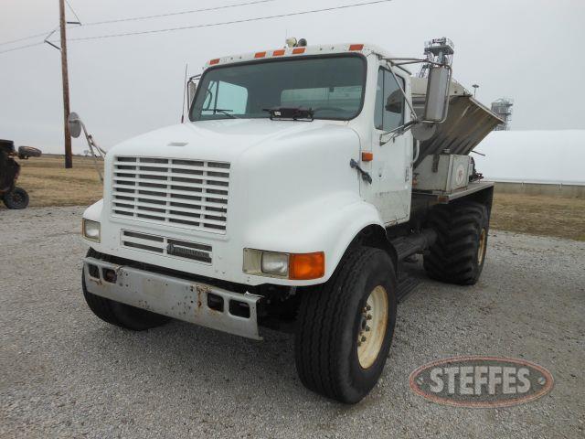 1991 International 8100_0.jpg